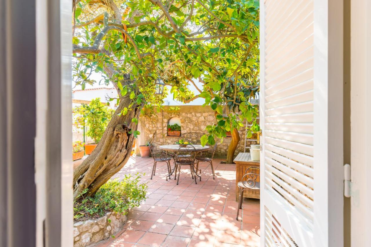 Capri Turquoise By Napoliapartments Exterior photo
