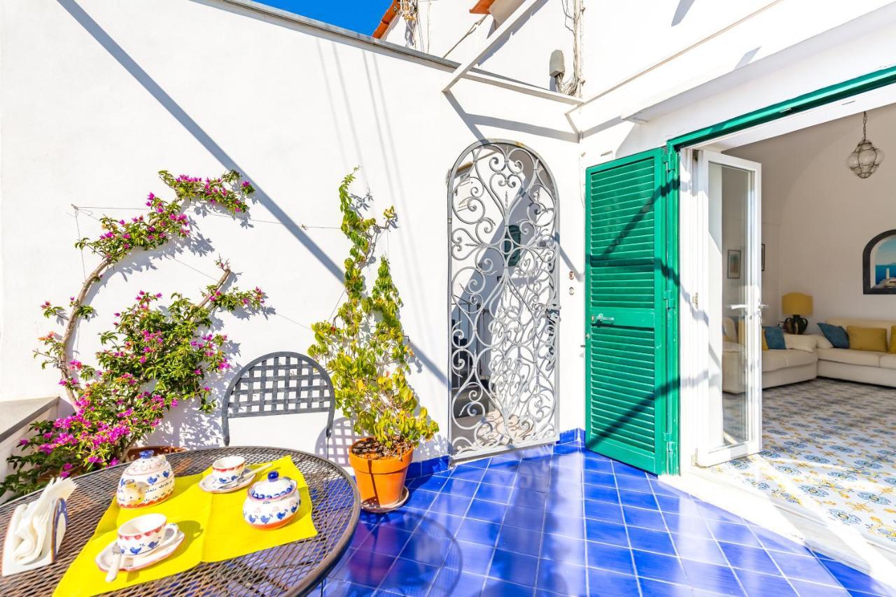 Capri Turquoise By Napoliapartments Exterior photo