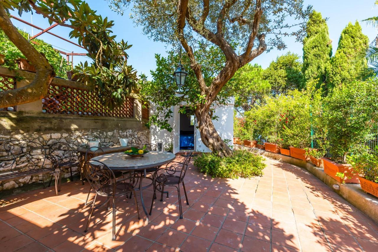 Capri Turquoise By Napoliapartments Exterior photo