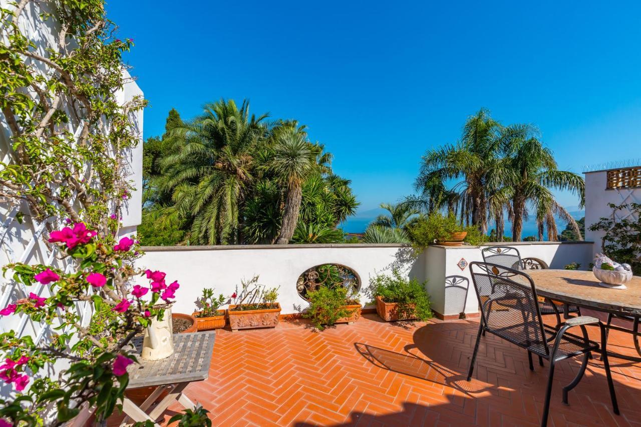 Capri Turquoise By Napoliapartments Exterior photo