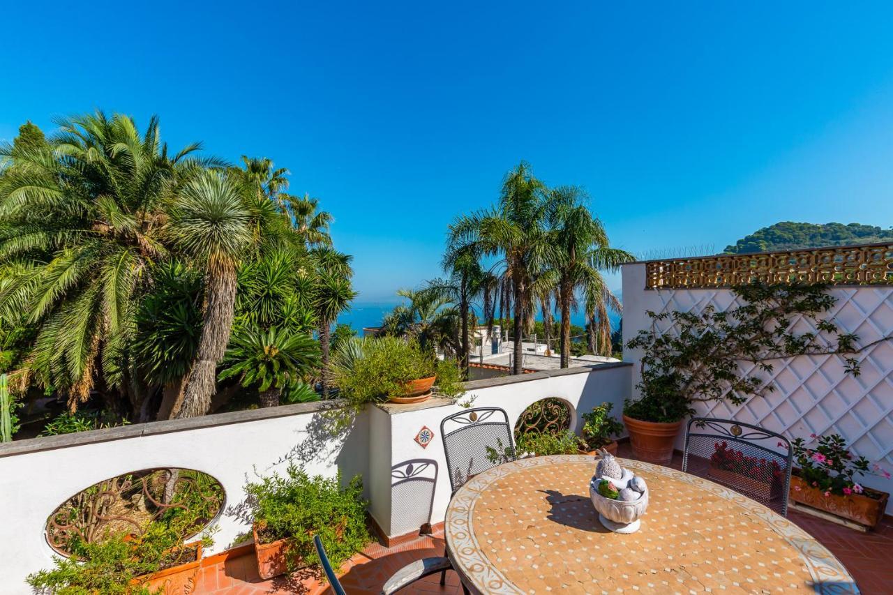 Capri Turquoise By Napoliapartments Exterior photo