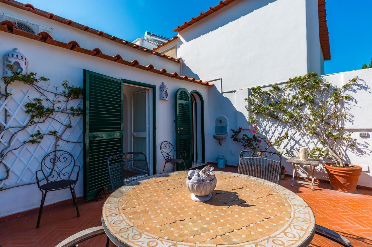 Capri Turquoise By Napoliapartments Exterior photo